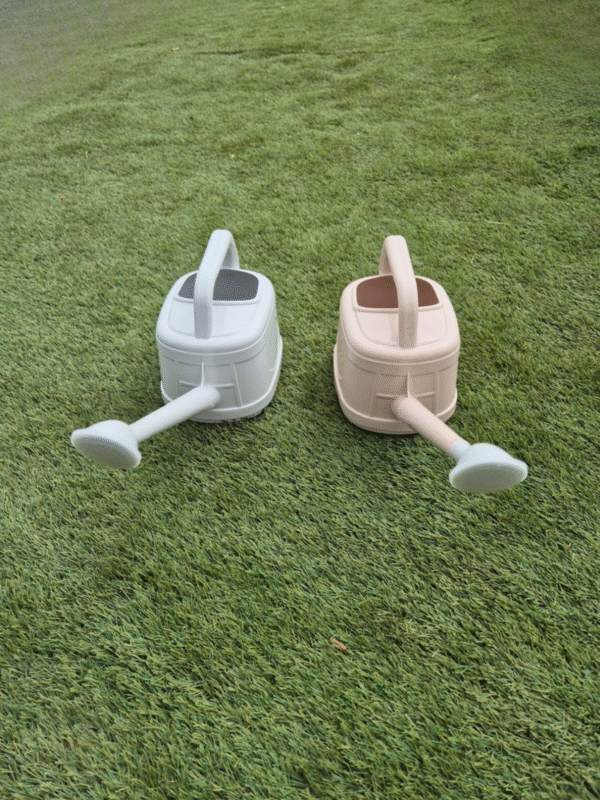 Diseño sin título (10) Regadera Desarmable 2 Litros | Boquilla Larga para Riego de Precisión | Colores Pastel