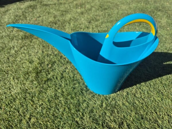 Regadera de Jardín 2 Litros | Diseño Moderno, Plástico Duradero y Riego de Precisión