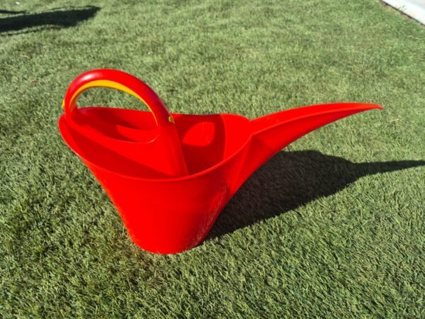 Regadera de Jardín 2 Litros | Diseño Moderno, Plástico Duradero y Riego de Precisión