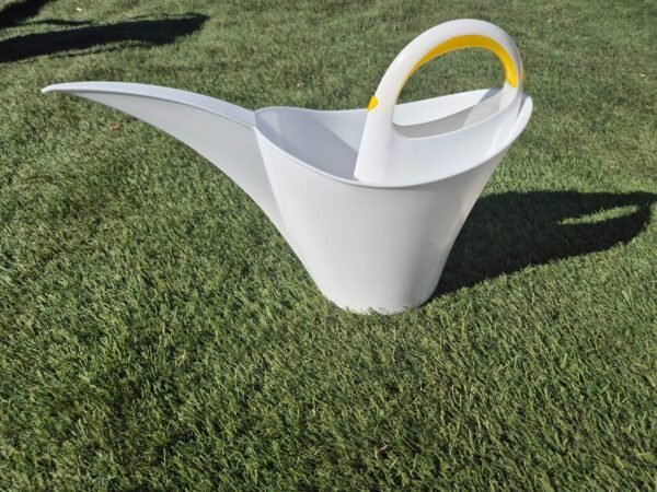 Regadera de Jardín 2 Litros | Diseño Moderno, Plástico Duradero y Riego de Precisión