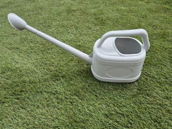 WhatsApp Image 2025-11-05 at 11.18.34 (1) Regadera Desarmable 2 Litros | Boquilla Larga para Riego de Precisión | Colores Pastel