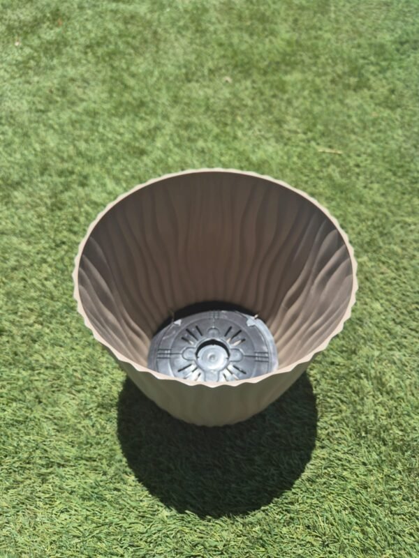 WhatsApp Image 2025-11-05 at 13.05.58 (2) Set 3 Maceta Autorregante de Polipropileno | Diseño Ondulado Moderno Negro y Café