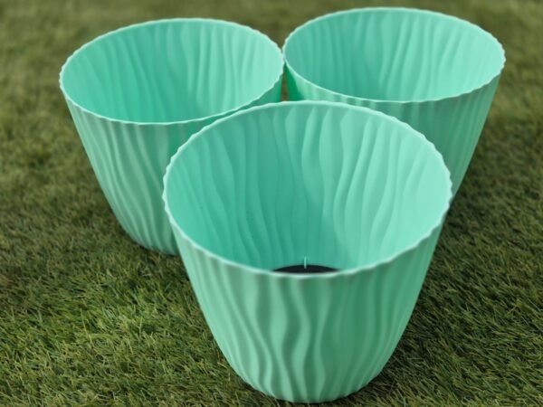 WhatsApp Image 2025-11-05 at 18.12.08 (1) Set 3 Maceta Autorregante Turquesa | Diseño de Ondas | Polipropileno Duradero