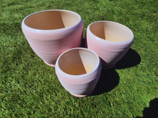 WhatsApp Image 2025-11-12 at 09.54.35 (1) Juego de 3 Macetas de Cerámica Texturizada con Plato - Estilo Nórdico (Varios Colores)